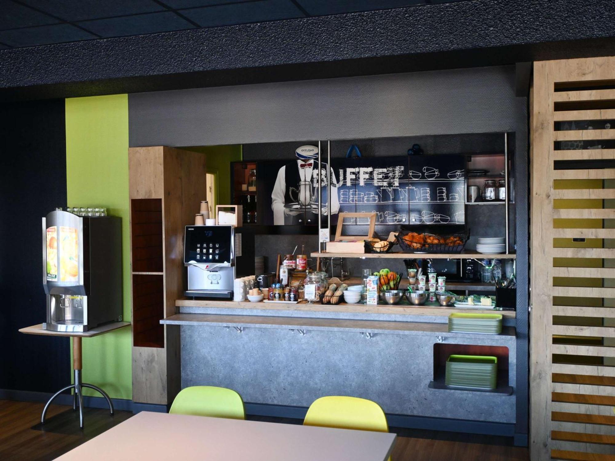 Hotel ibis Budget Laval Bonchamp Les Laval Eksteriør billede