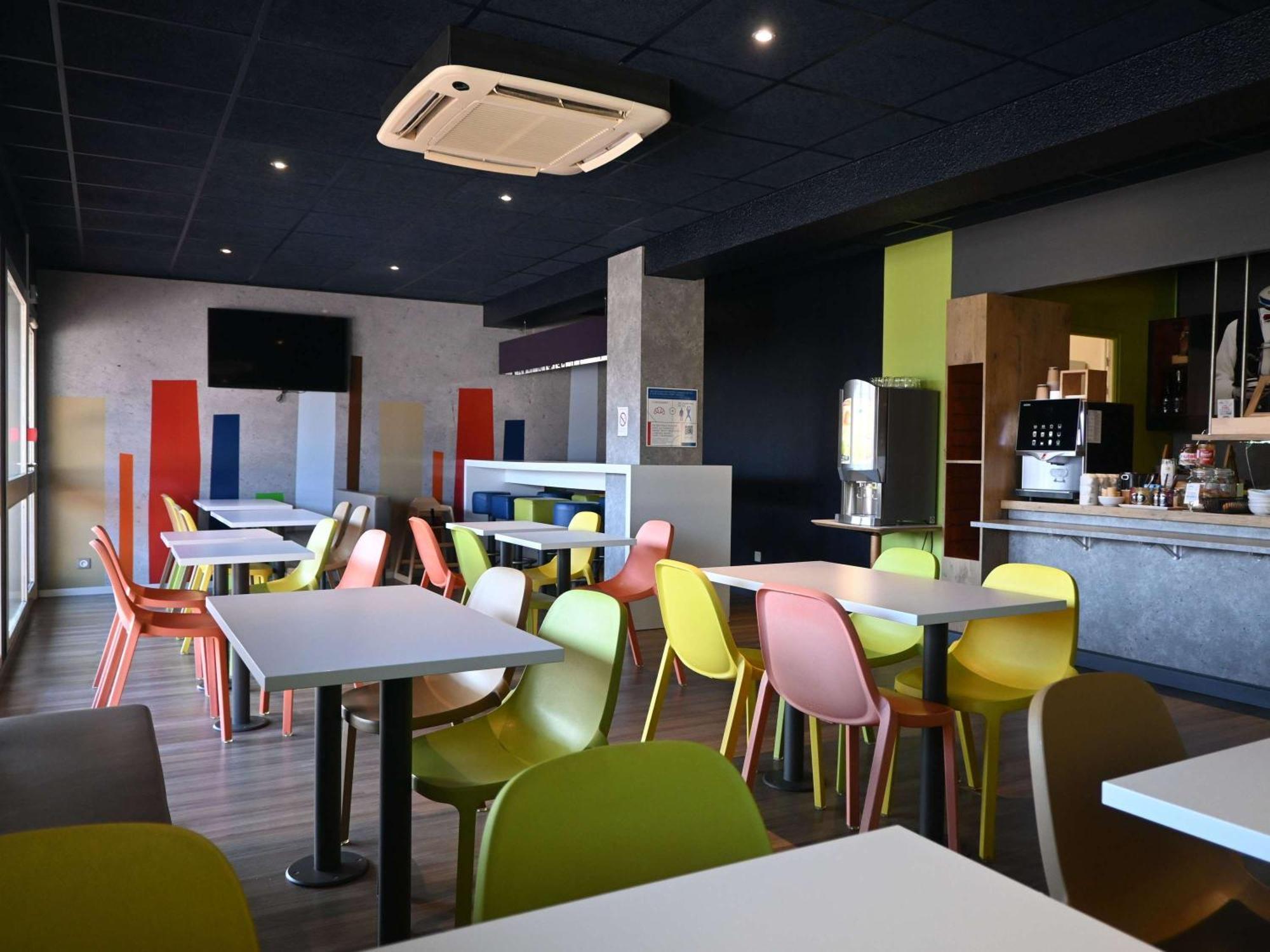 Hotel ibis Budget Laval Bonchamp Les Laval Eksteriør billede