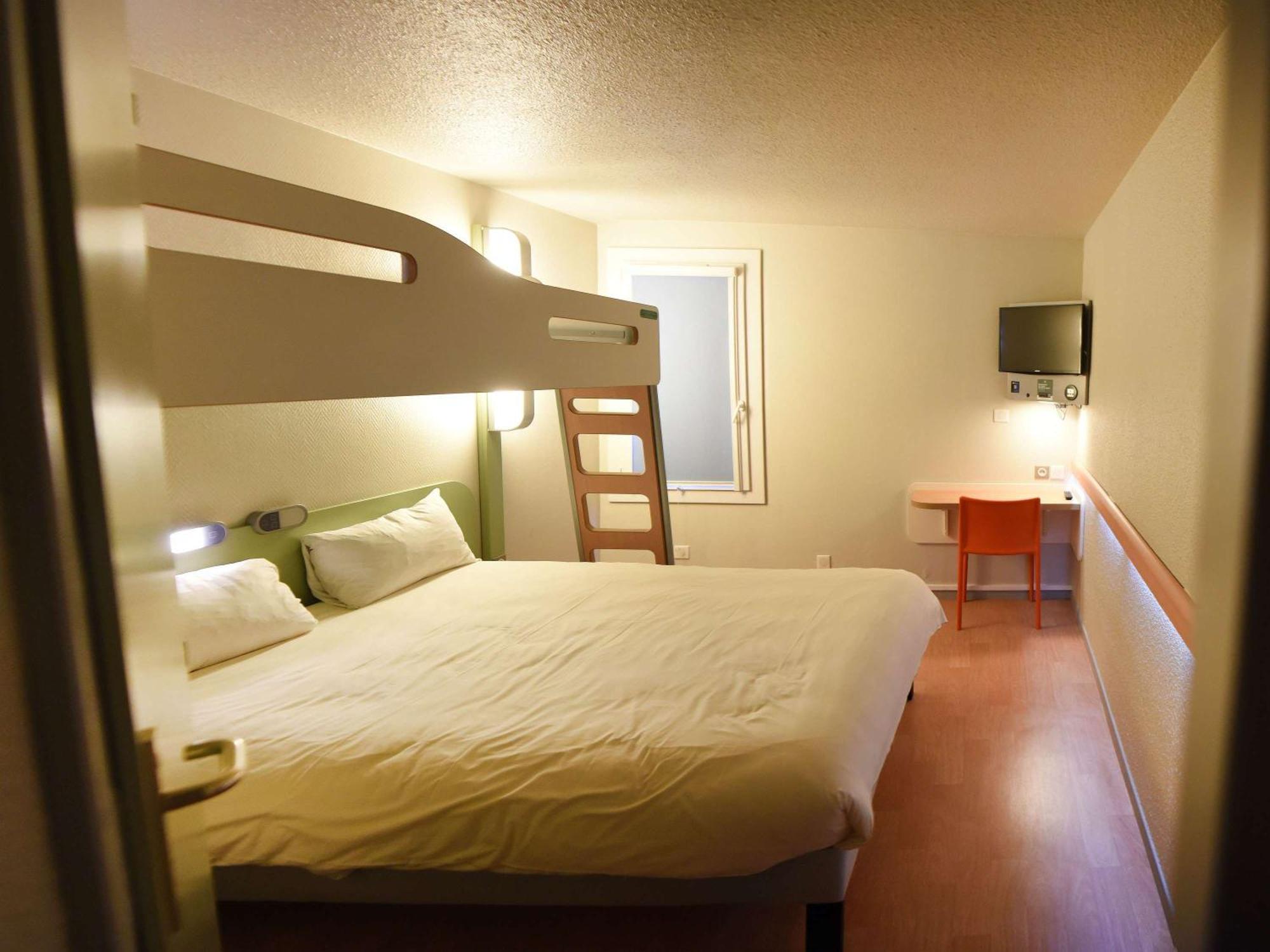 Hotel ibis Budget Laval Bonchamp Les Laval Eksteriør billede