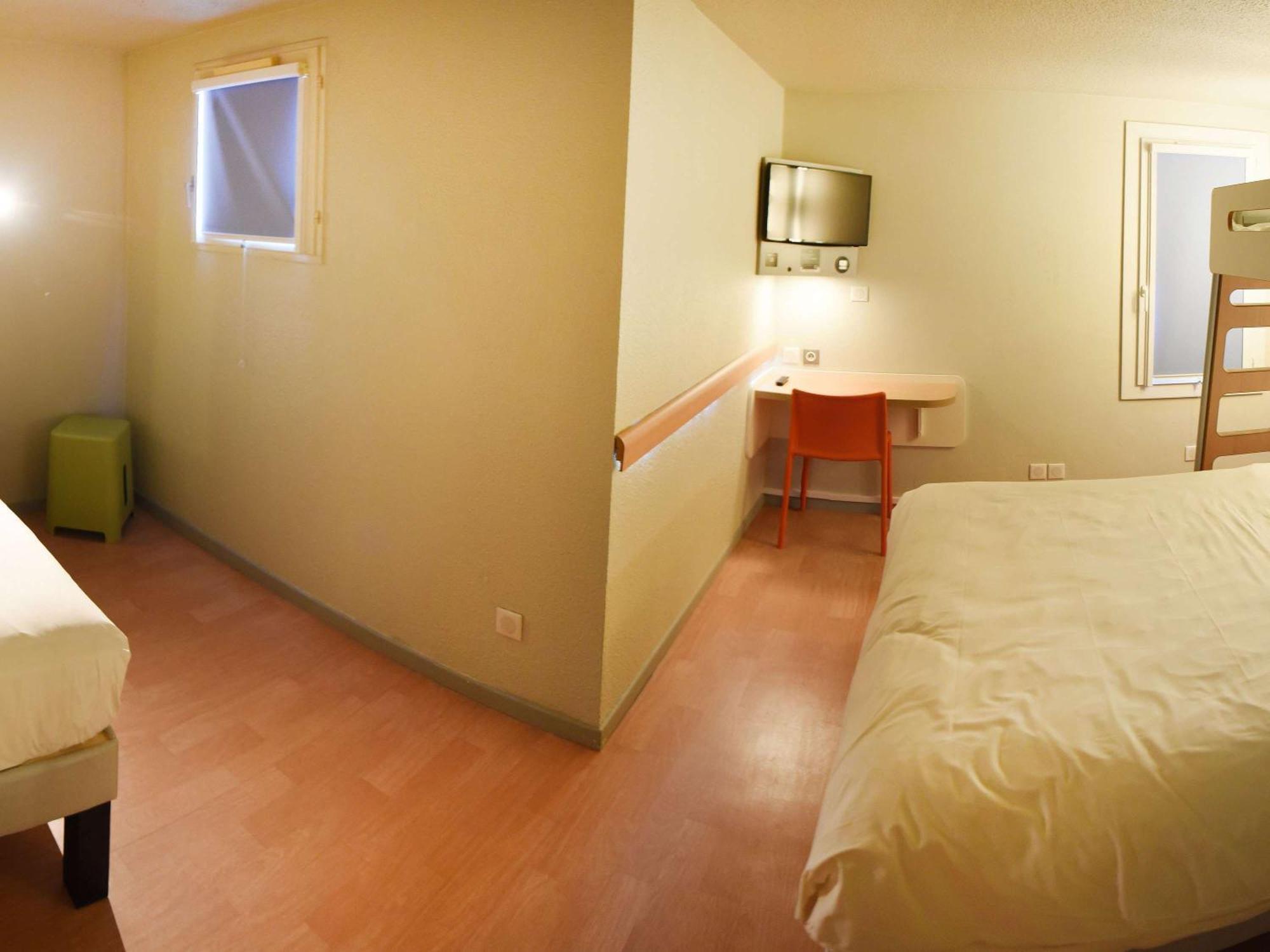 Hotel ibis Budget Laval Bonchamp Les Laval Eksteriør billede