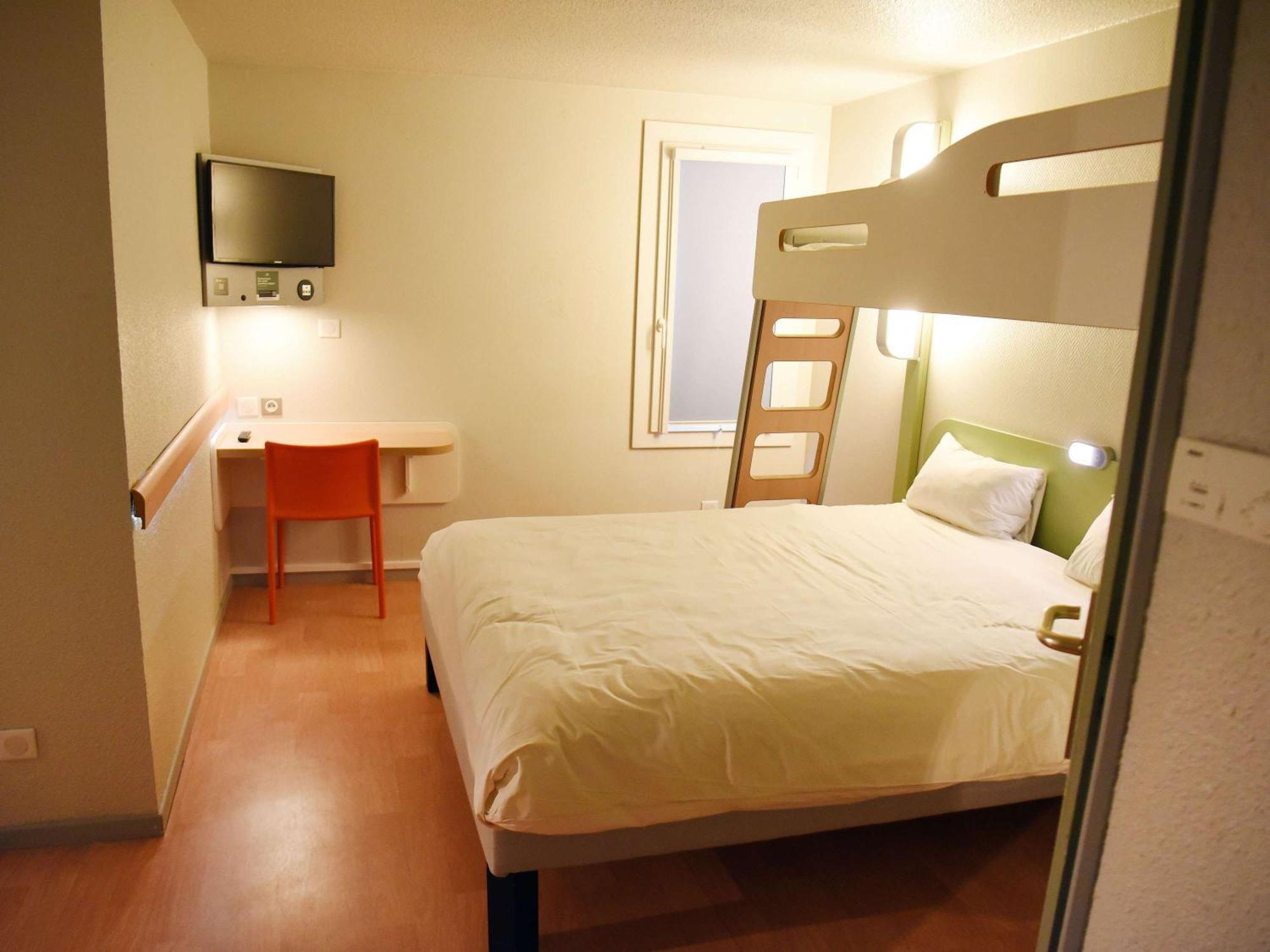 Hotel ibis Budget Laval Bonchamp Les Laval Eksteriør billede