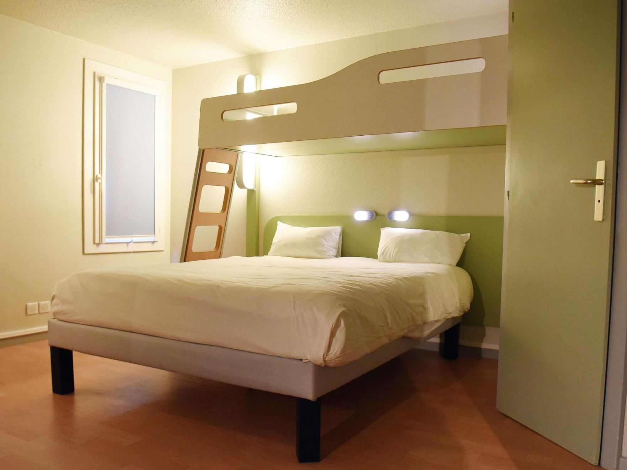 Hotel ibis Budget Laval Bonchamp Les Laval Eksteriør billede
