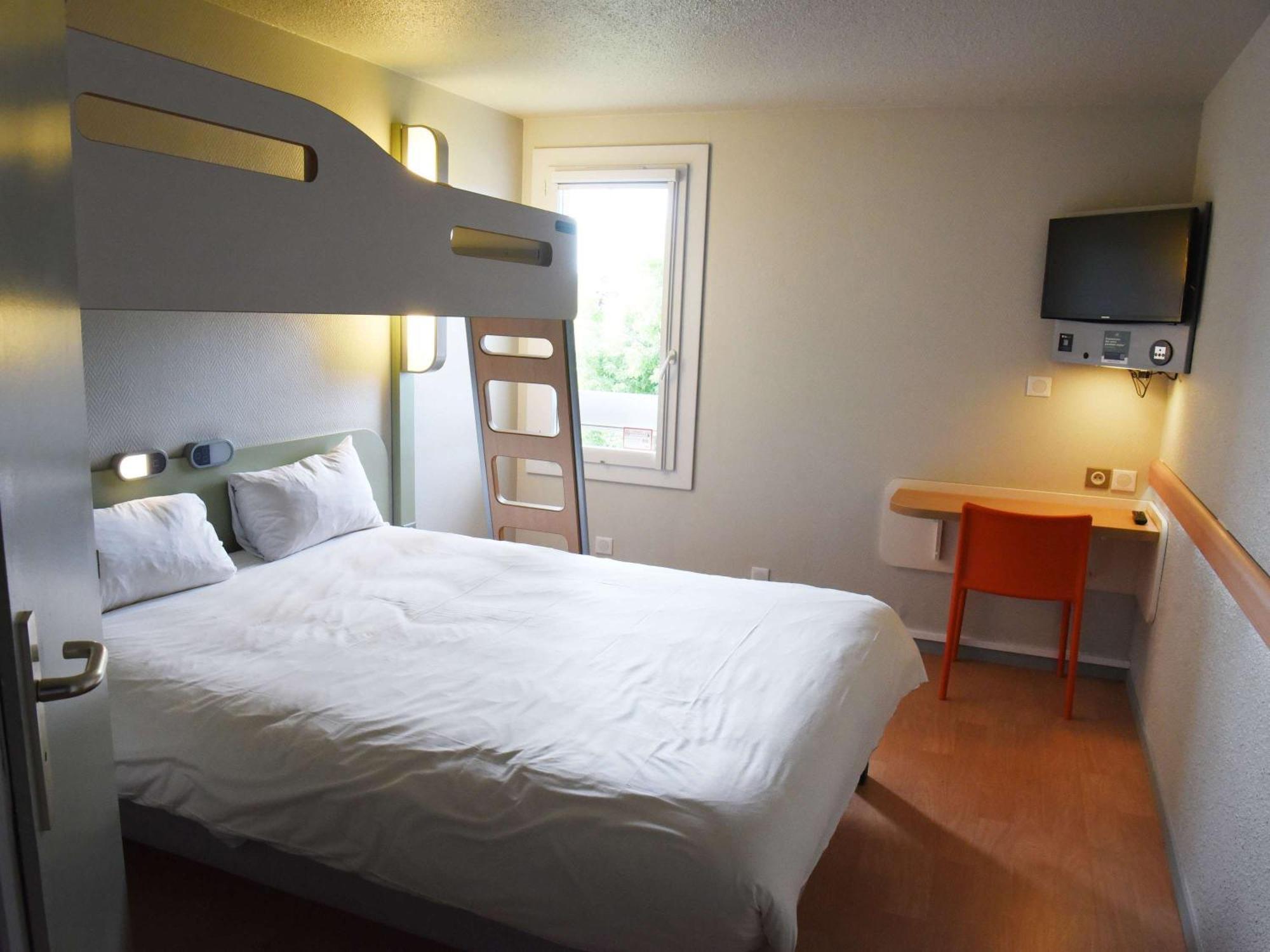 Hotel ibis Budget Laval Bonchamp Les Laval Eksteriør billede