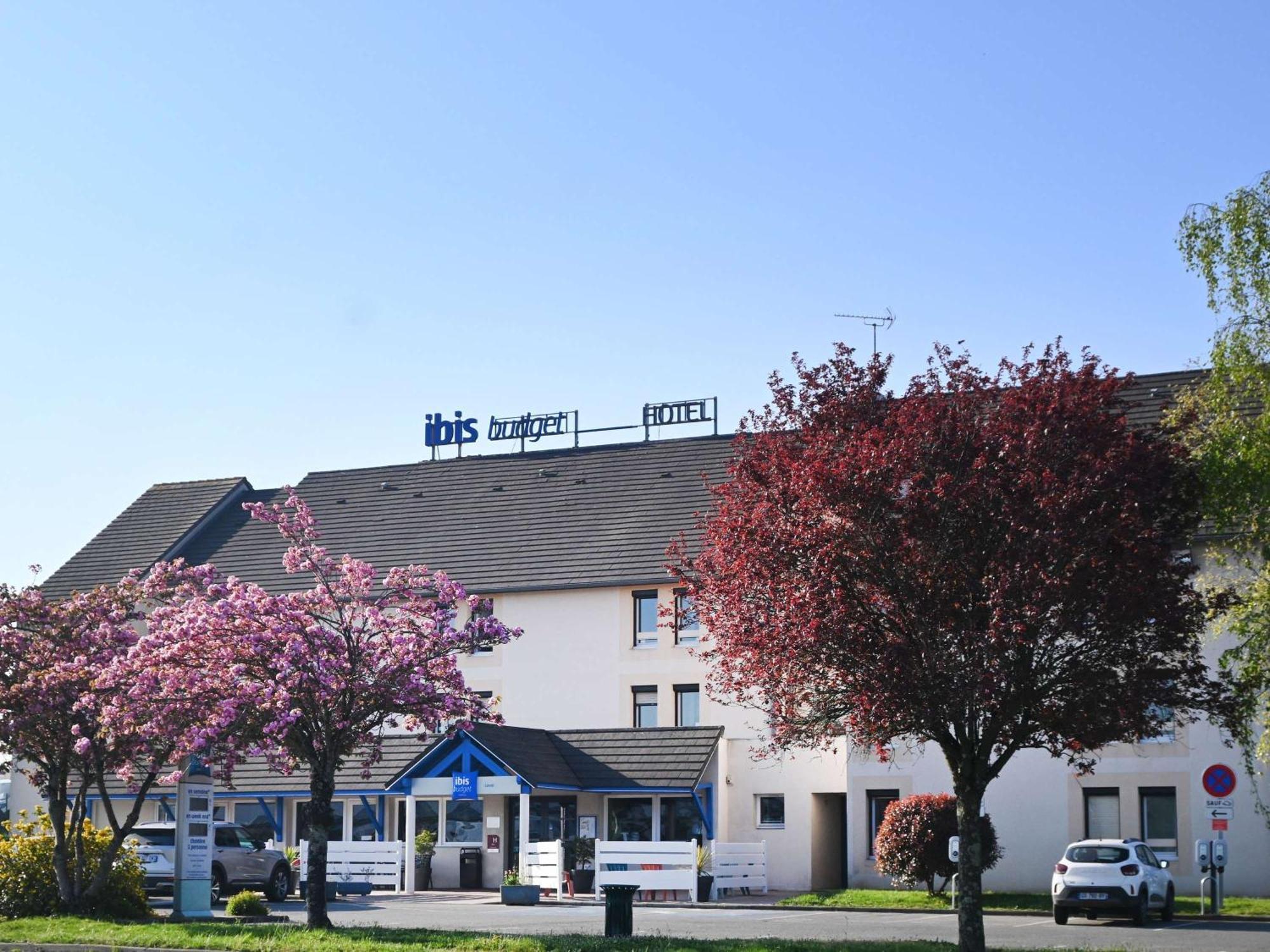 Hotel ibis Budget Laval Bonchamp Les Laval Eksteriør billede