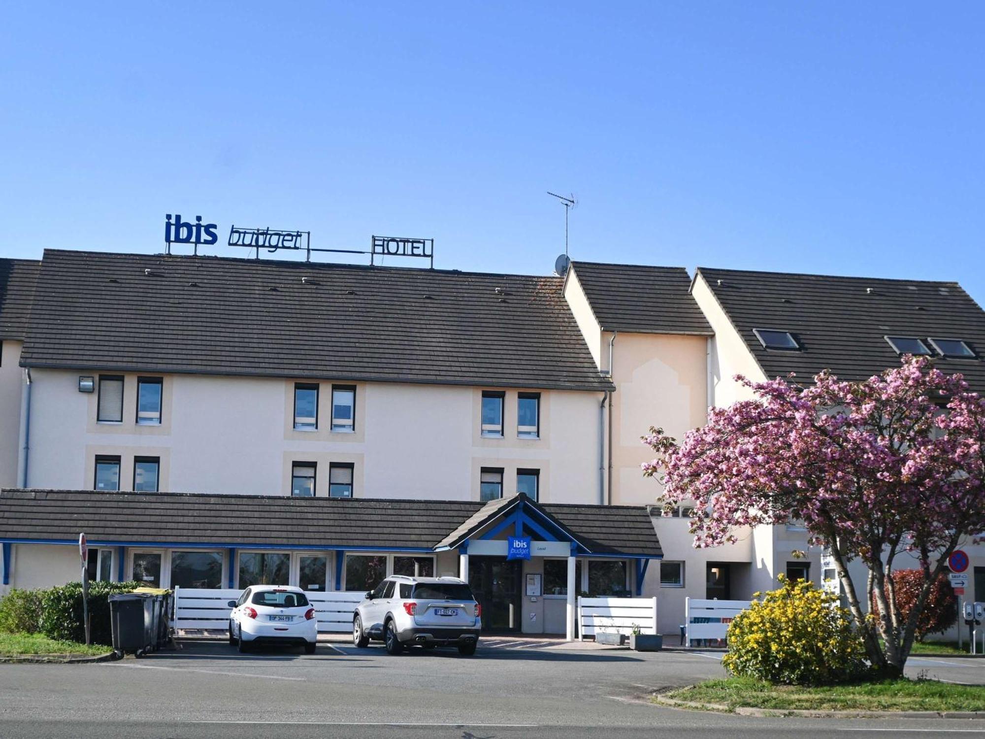 Hotel ibis Budget Laval Bonchamp Les Laval Eksteriør billede